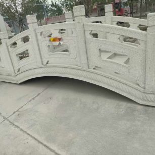 昭通芝麻白拱桥，石桥