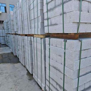 昭通芝麻白路牙石，路侧石