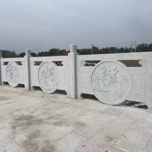 昭通芝麻白河道栏杆 石材栏杆