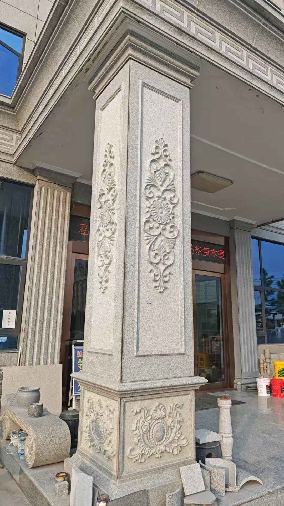 昭通芝麻白别墅雕刻柱子  黄金麻
