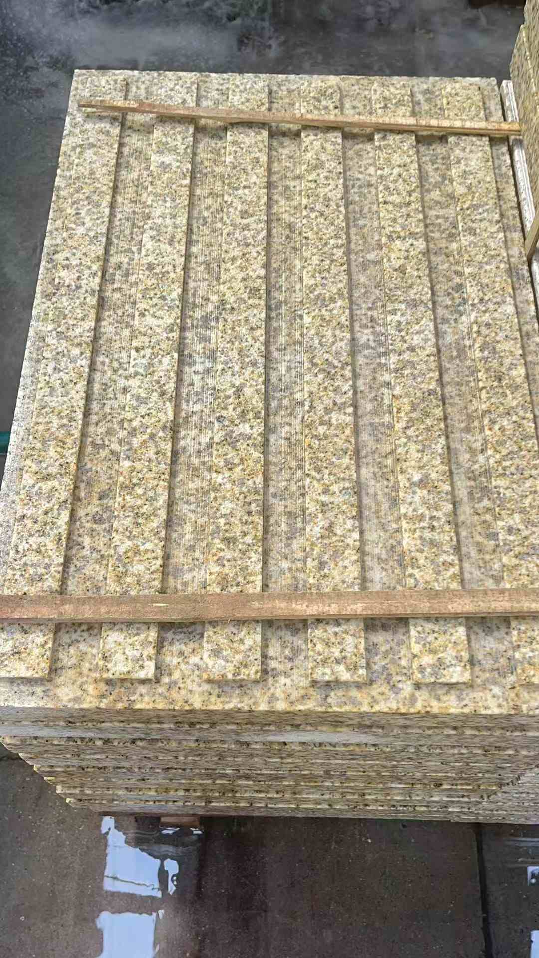 昭通黄金麻盲道 石材盲道