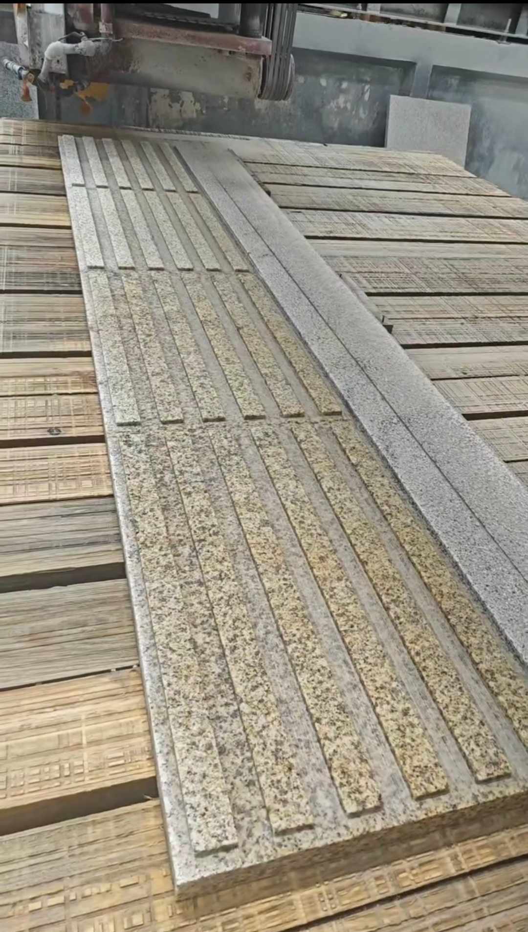 昭通黄金麻盲道石 盲条