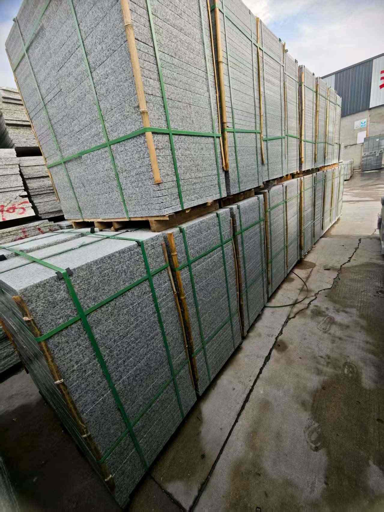 昭通芝麻白地铺版 石材地铺石