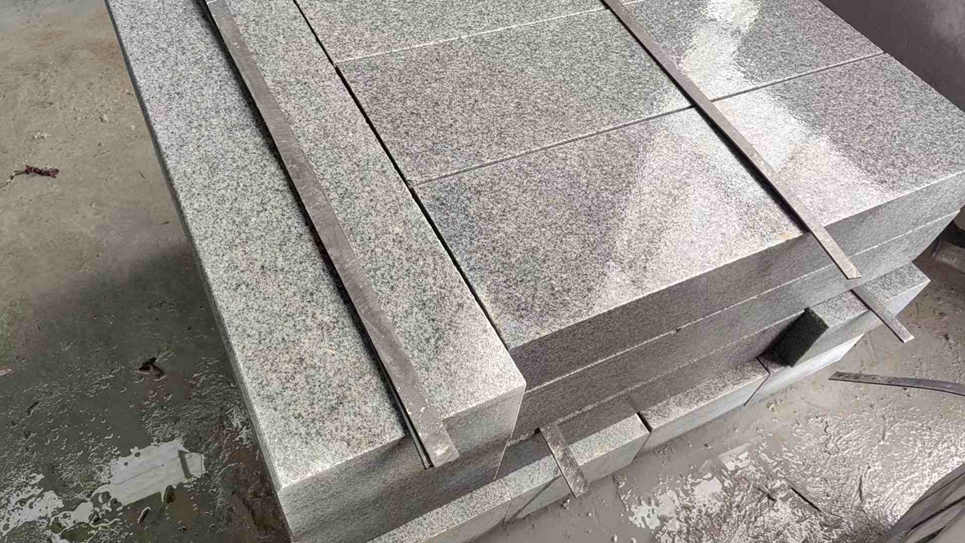 昭通芝麻灰 芝麻白 路牙石 路侧石 马路牙子